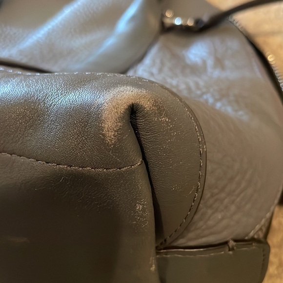 Gray pebbled leather coach bag - Picture 10 of 11